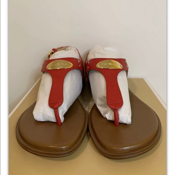 Brand New Michael Kors Plate Thong Sandals - Picture 2 of 10